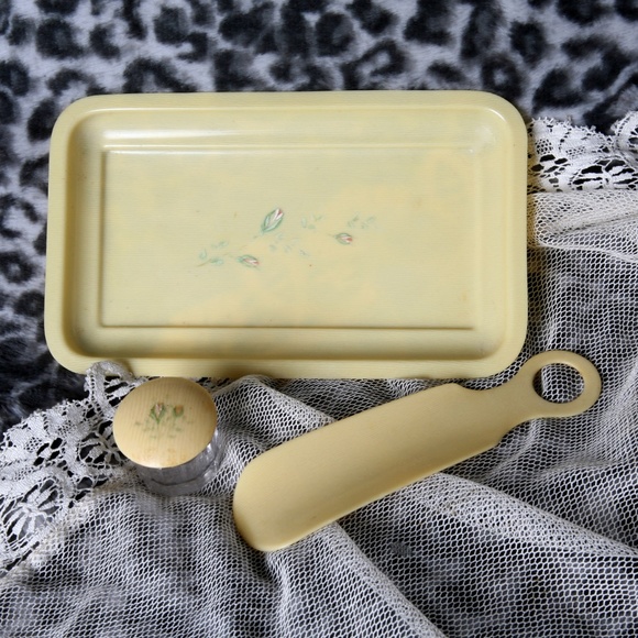 Antique Celluloid Rose Dresser Tray Jar & Shoehorn - Picture 2 of 7